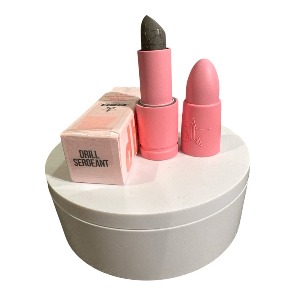 Jeffree Star Velvet Trap Lipstick Color Drill Sergeant